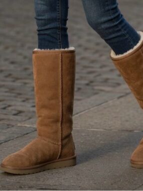 UGG Australia Classic Tall Chestnut Sheepskin Boots – Women’s Size 7